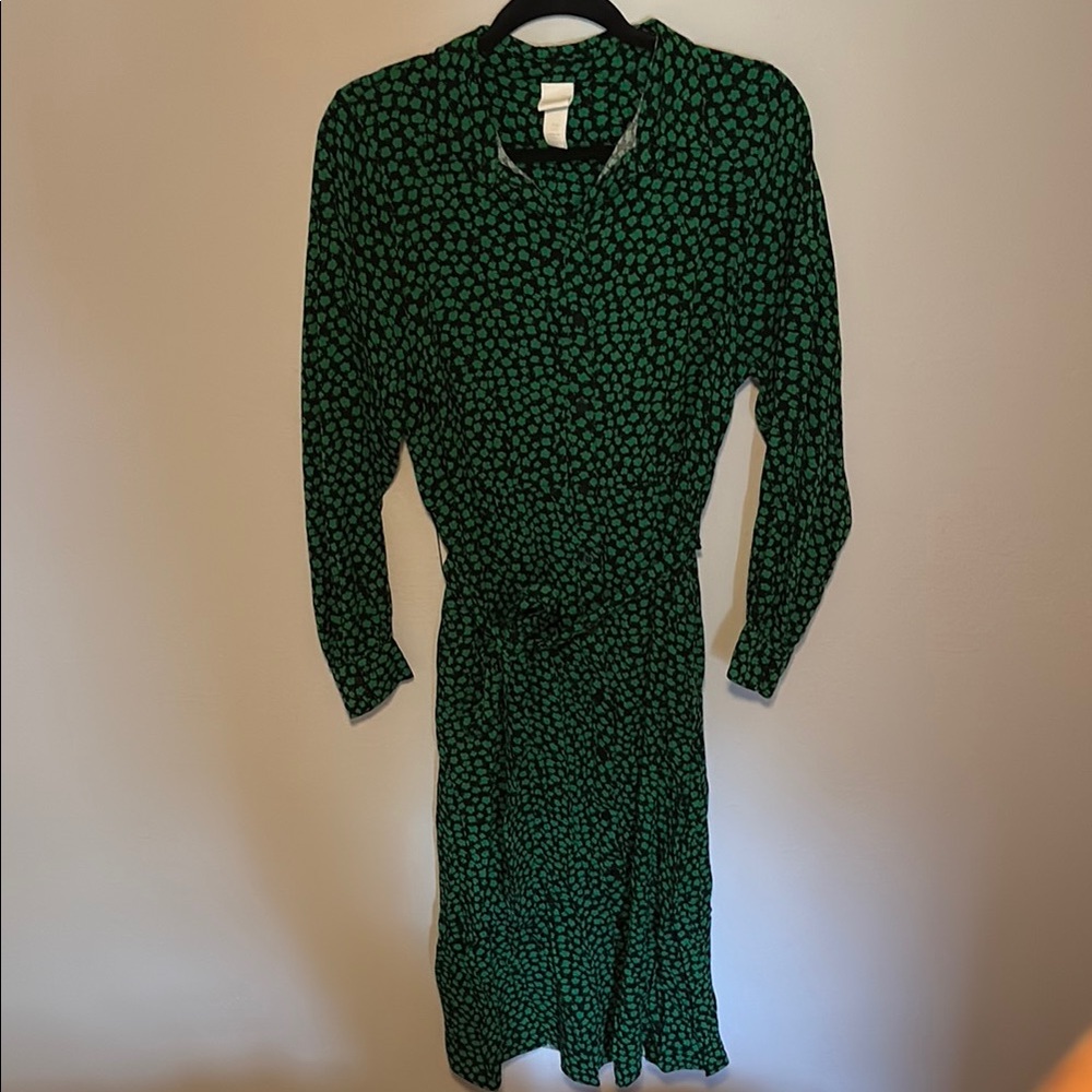 H&M Black and Green Long Sleeve Dress